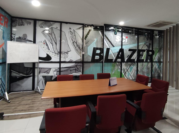 BLAZER Custom Branding Ruang Meeting