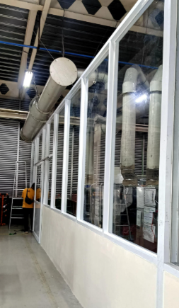 Partisi Kaca Area Produksi
